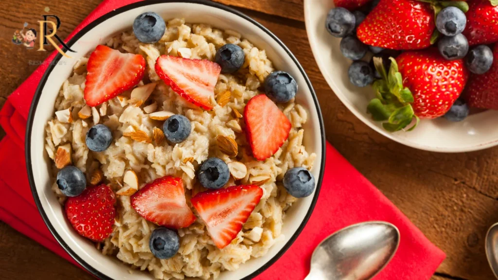 Cinnamon Oatmeal with Berries